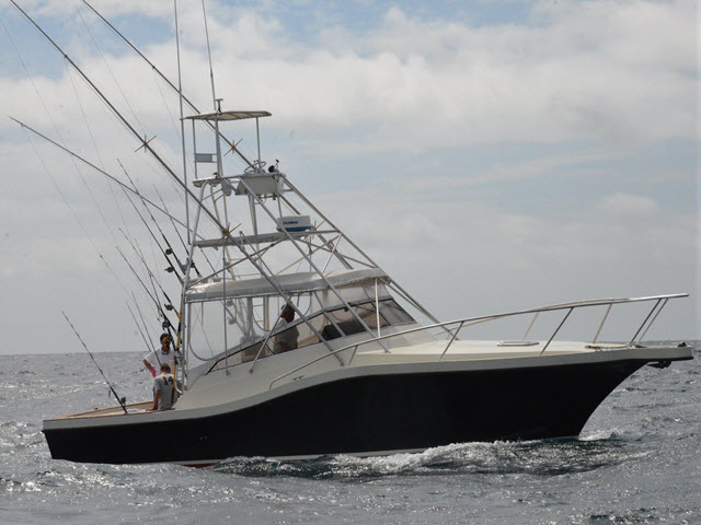 Pipe Dream III, a 37-foot Carolina Custom sportfishing boat used for offshore fishing charters in Amelia Island, Florida.